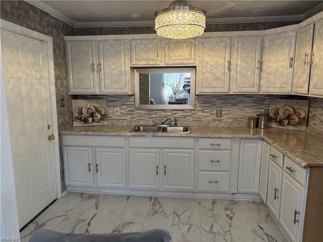 637 44th ST, Newport News, VA 23607