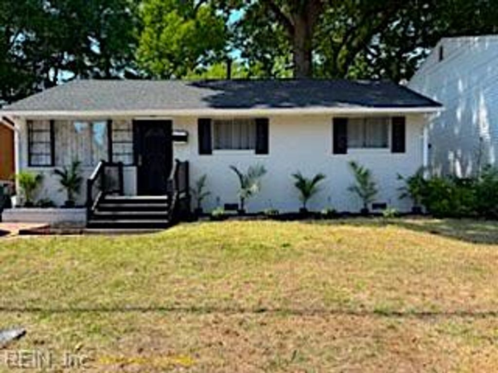 637 44th ST, Newport News, VA 23607