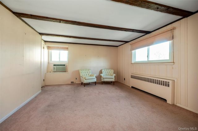 190 W Waukena Avenue, Oceanside, NY 11572