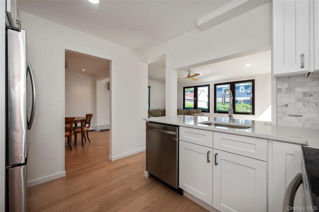 190 W Waukena Avenue, Oceanside, NY 11572