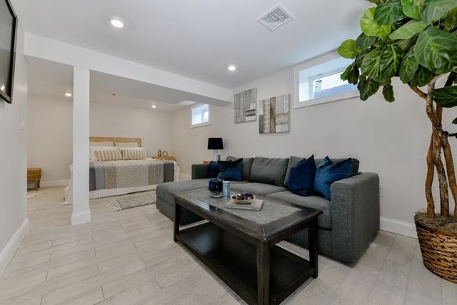 224 Newbury Ave 1, Quincy, MA 02171