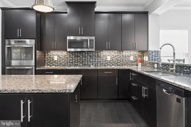 2526 BALDWIN CRES NE, Washington, DC 20018