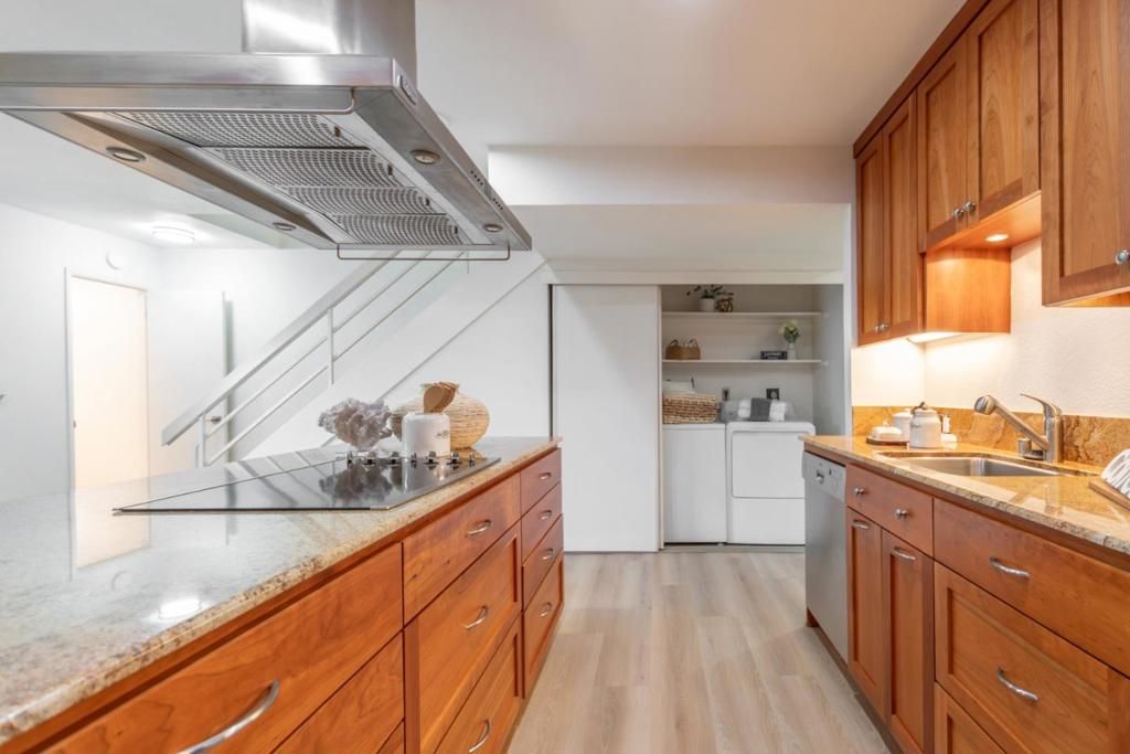 Image 16 of property listing at 628 Picasso Terrace, Sunnyvale, CA 94087