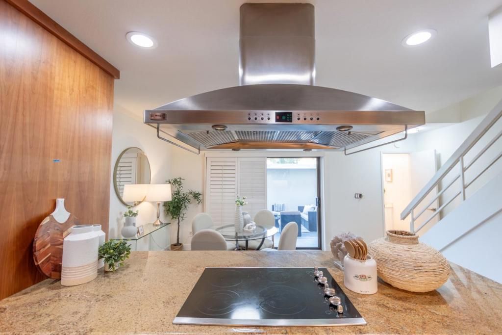 Image 21 of property listing at 628 Picasso Terrace, Sunnyvale, CA 94087