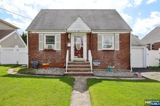 42 Ray Street, Elmwood Park, NJ 07407