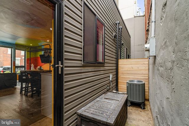 1232 LEOPARD ST, Philadelphia, PA 19125