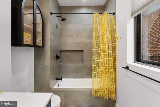 1232 LEOPARD ST, Philadelphia, PA 19125