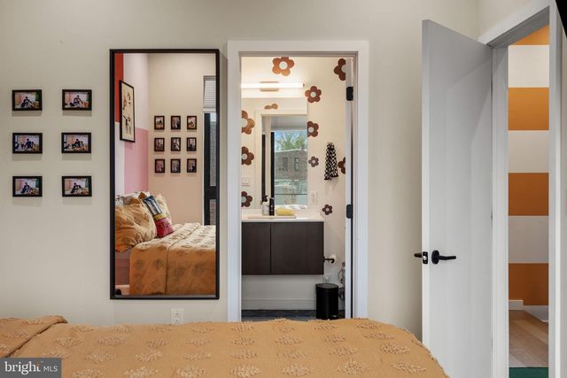 1232 LEOPARD ST, Philadelphia, PA 19125