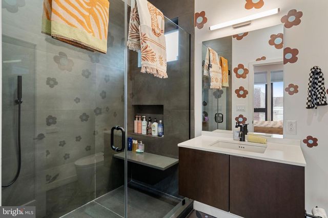 1232 LEOPARD ST, Philadelphia, PA 19125