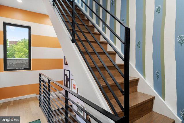 1232 LEOPARD ST, Philadelphia, PA 19125