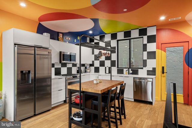 1232 LEOPARD ST, Philadelphia, PA 19125