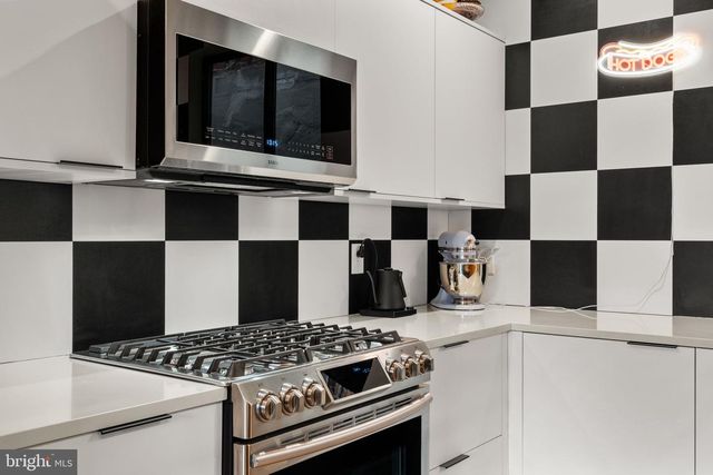 1232 LEOPARD ST, Philadelphia, PA 19125