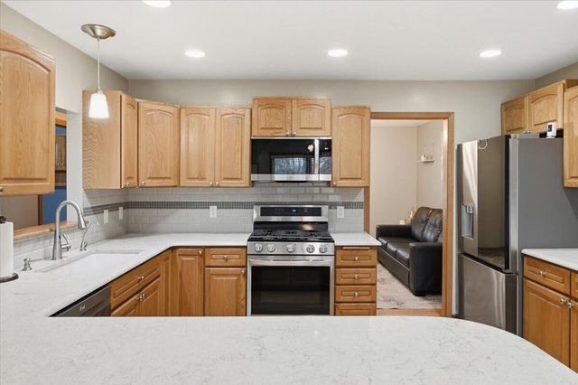 22326 HARBOR Lane, Council Bluffs, IA 51503