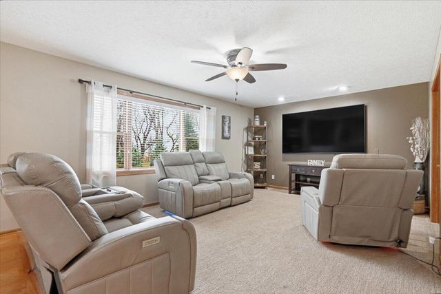 22326 HARBOR Lane, Council Bluffs, IA 51503