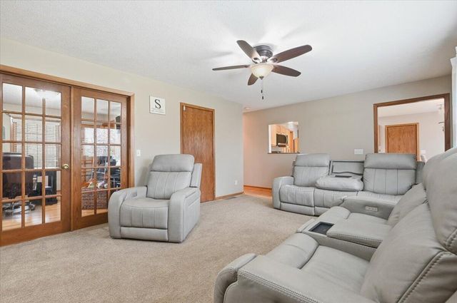 22326 HARBOR Lane, Council Bluffs, IA 51503