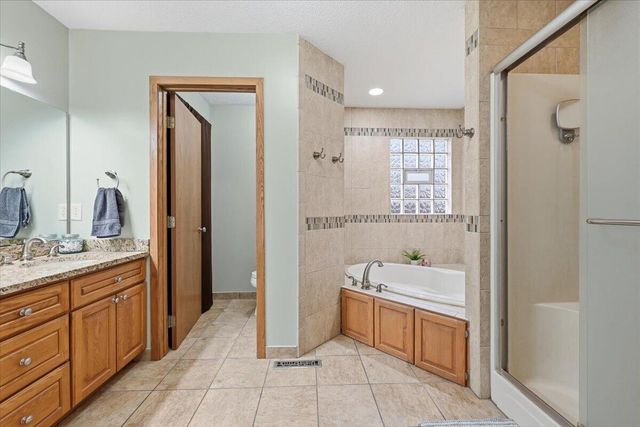 22326 HARBOR Lane, Council Bluffs, IA 51503