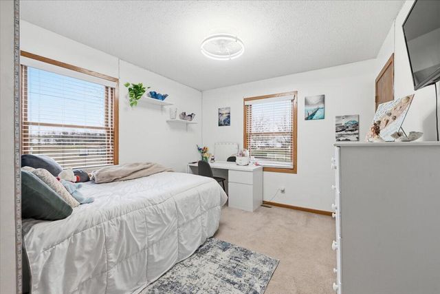 22326 HARBOR Lane, Council Bluffs, IA 51503