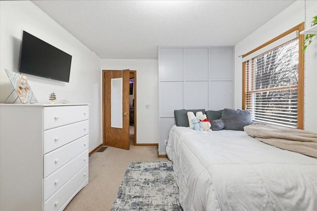 22326 HARBOR Lane, Council Bluffs, IA 51503