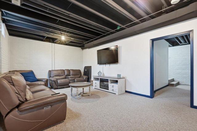 22326 HARBOR Lane, Council Bluffs, IA 51503