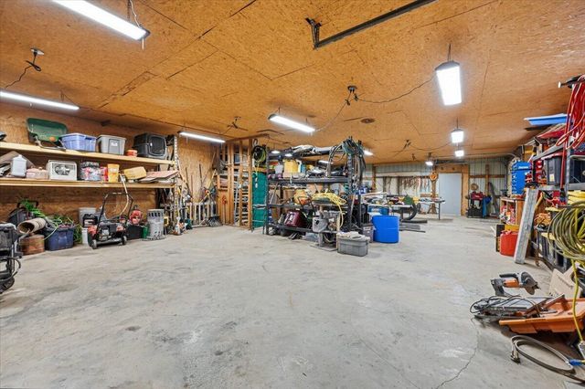 22326 HARBOR Lane, Council Bluffs, IA 51503