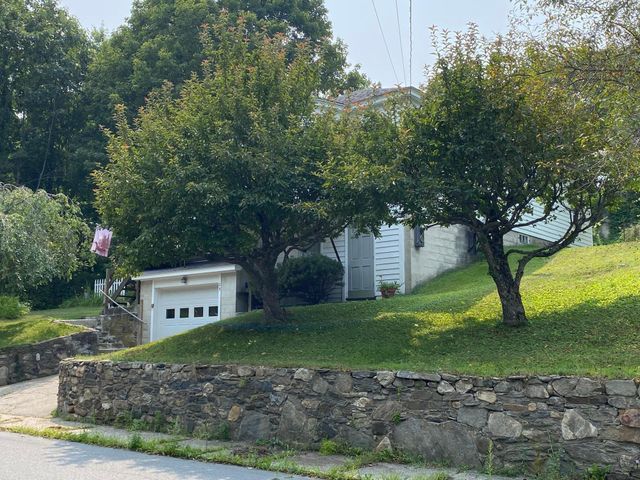 23 Southridge Street, Springfield, VT 05156