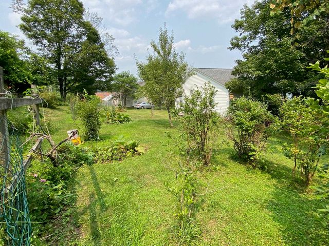 23 Southridge Street, Springfield, VT 05156