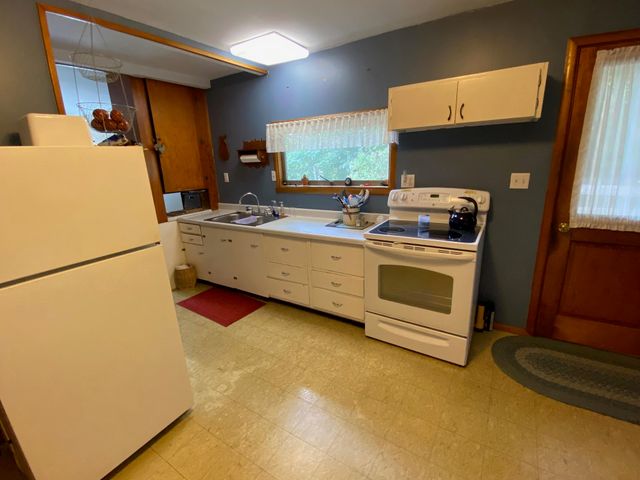23 Southridge Street, Springfield, VT 05156