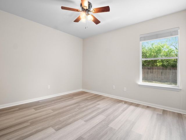429 Falcon LN, Leander, TX 78641