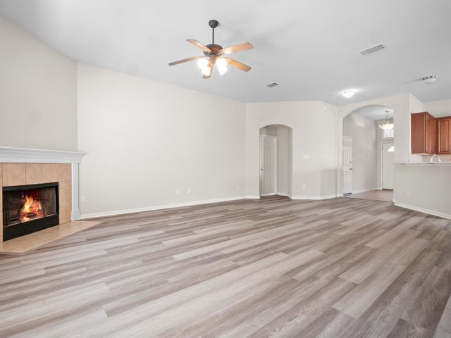 429 Falcon LN, Leander, TX 78641