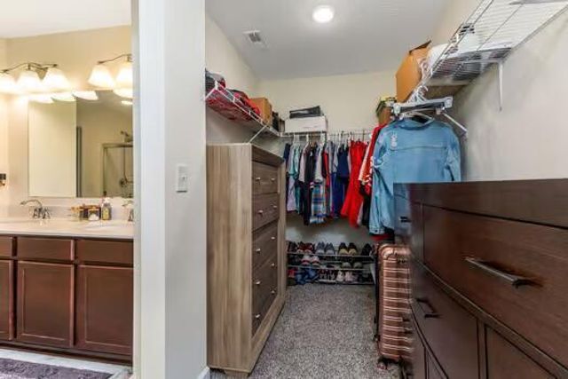 1594 Lewes Castle Drive, Grove City, OH 43123