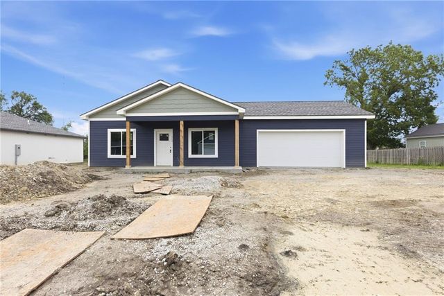 914 5th Street Terrace, Osawatomie, KS 66064