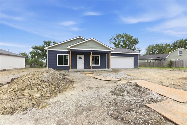 914 5th Street Terrace, Osawatomie, KS 66064