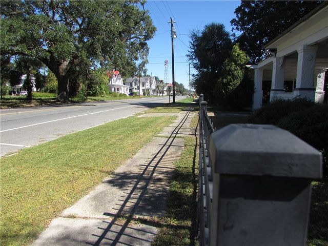 1003 Carswell Ave, Waycross, GA 31501