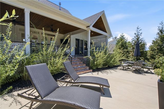 3385 Sweet Osage Lane, Fayetteville, AR 72704