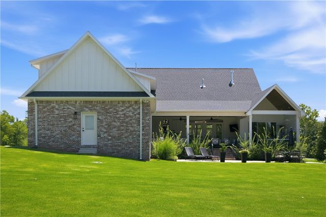 3385 Sweet Osage Lane, Fayetteville, AR 72704