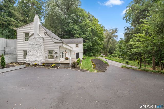49 Old Middle Road, Brookfield, CT 06804