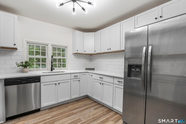 49 Old Middle Road, Brookfield, CT 06804