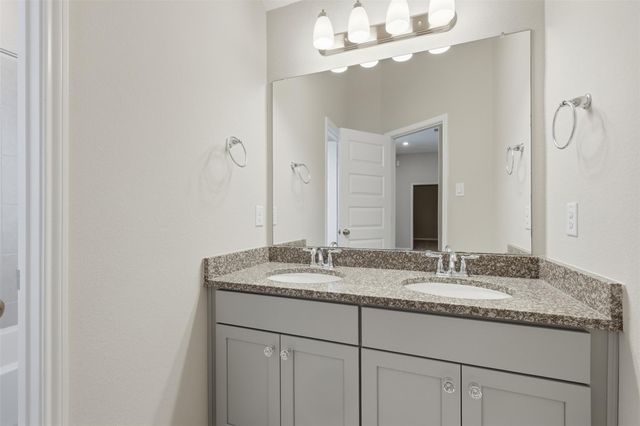 2207 Silver Canyon Lane, Richmond, TX 77469