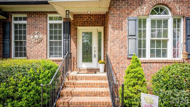 7867 Golf Course Drive N, Denver, NC 28037