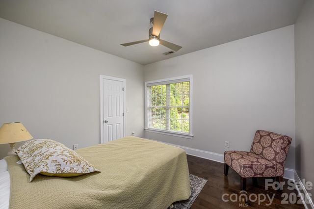 7867 Golf Course Drive N, Denver, NC 28037