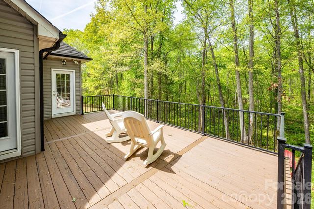 7867 Golf Course Drive N, Denver, NC 28037