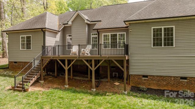 7867 Golf Course Drive N, Denver, NC 28037