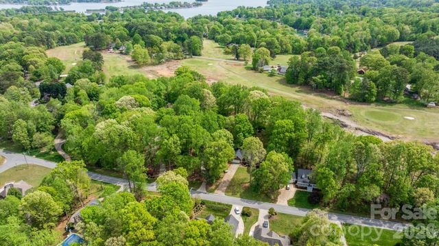 7867 Golf Course Drive N, Denver, NC 28037