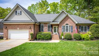 7867 Golf Course Drive N, Denver, NC 28037