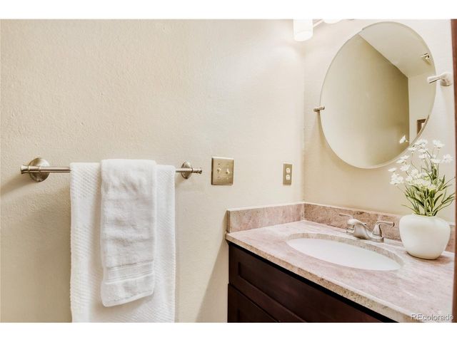 5753 S Lansing Ct, Englewood, CO 80111