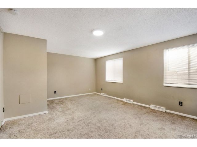 5753 S Lansing Ct, Englewood, CO 80111