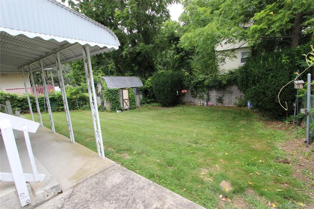 42 5th Avenue S, Huntington Station, NY 11746