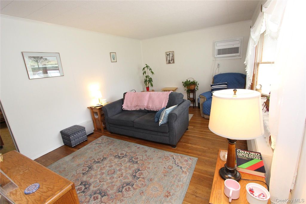 42 5th Avenue S, Huntington Station, NY 11746 — photo 2