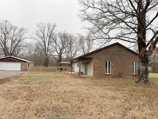 2407 Selmaville Road, Salem, IL 62881