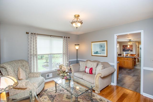 4 Melita Rd, Alexandria Twp., NJ 08848